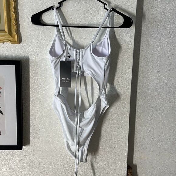 Meyeeka Size Small White womens One piece swimsuit NWT - Picture 4 of 5